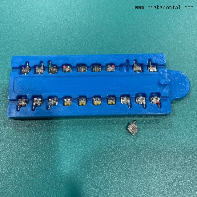 20 Staffe Ortodontiche Metalliche MBT 0.022 Con Ganci 3/3/4/5 &ndash; Apparecchio Dentale Standard Slot